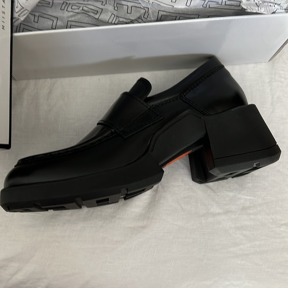 NIB MIISTA MODERN CHUNKY-HEELED BLACK LOAFERS W/TREAD SOLE (39/9) - Picture 13 of 13